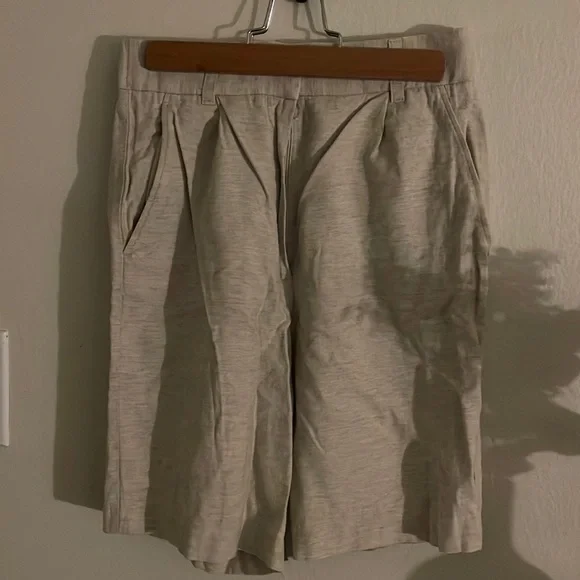 H&M - Picture 1 of 2